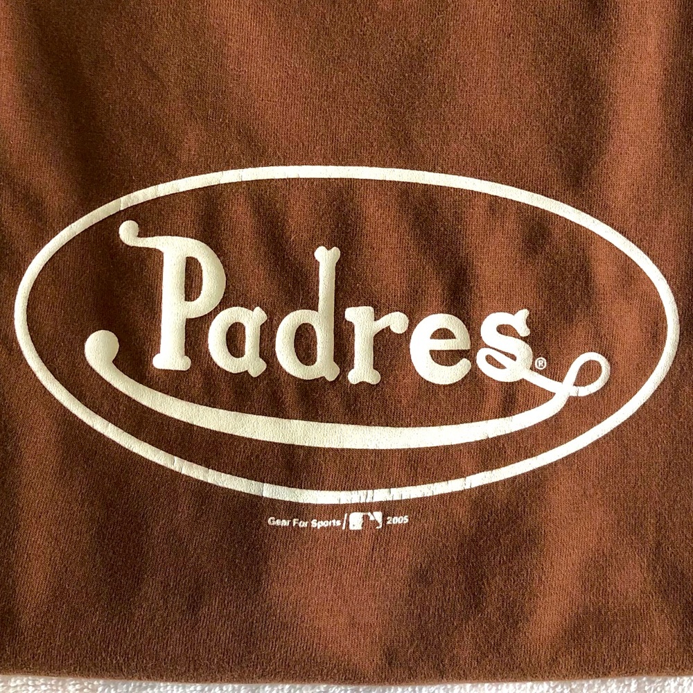 Women’s San Diego Padres t-shirt fitted size large